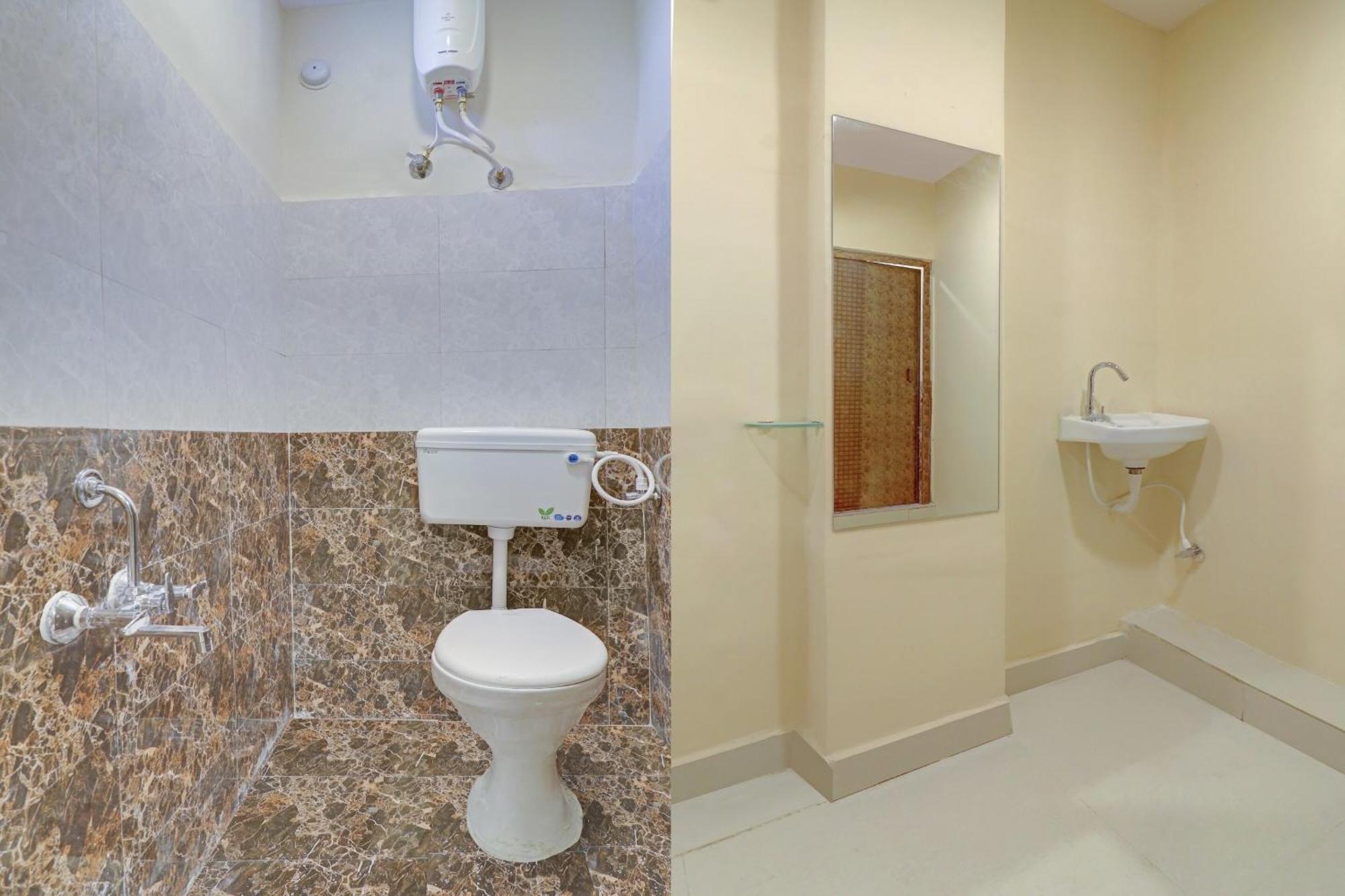 Hotel O Aayush Stay Inn Hyderabad Exteriör bild
