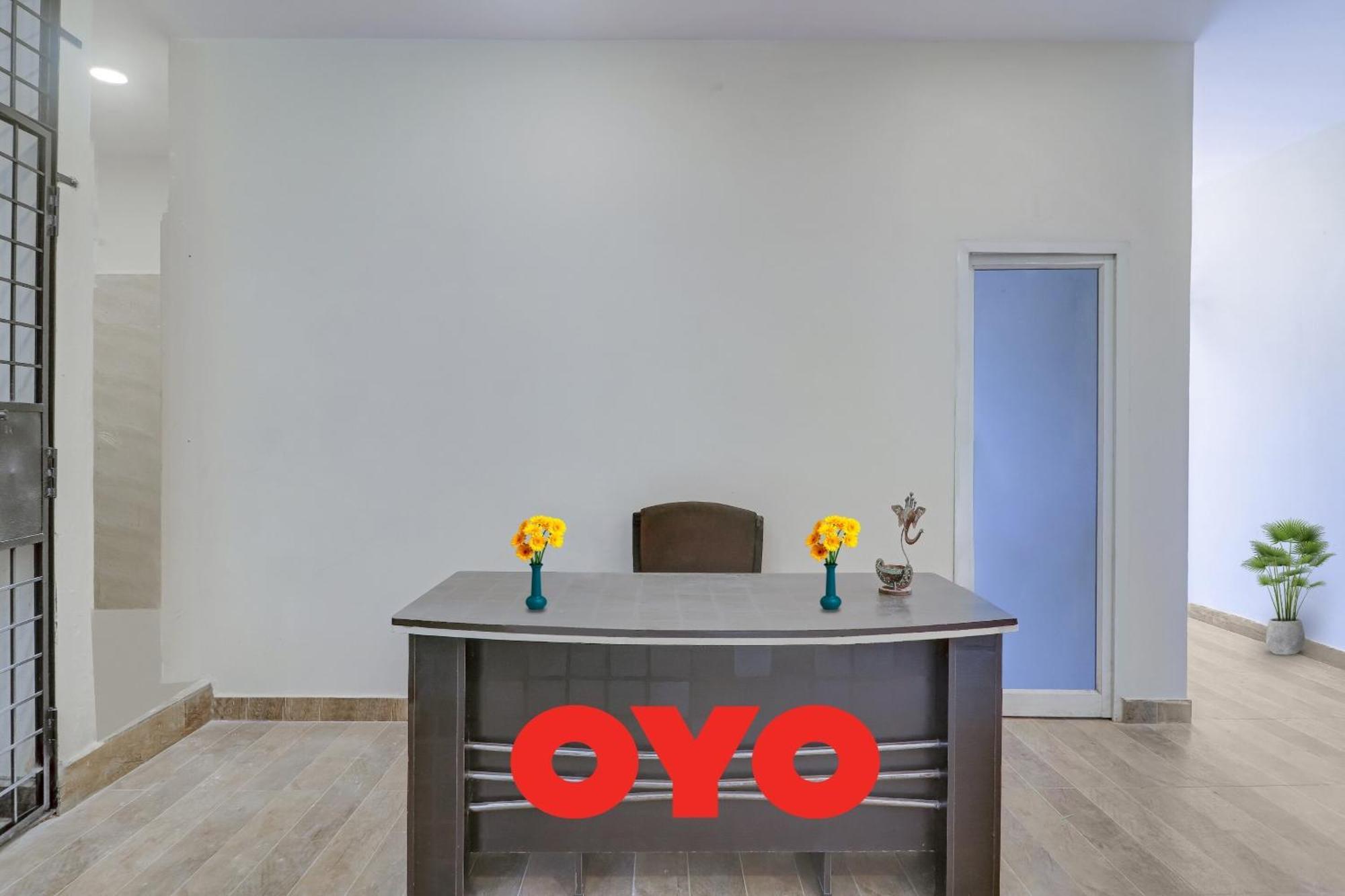 Hotel O Aayush Stay Inn Hyderabad Exteriör bild