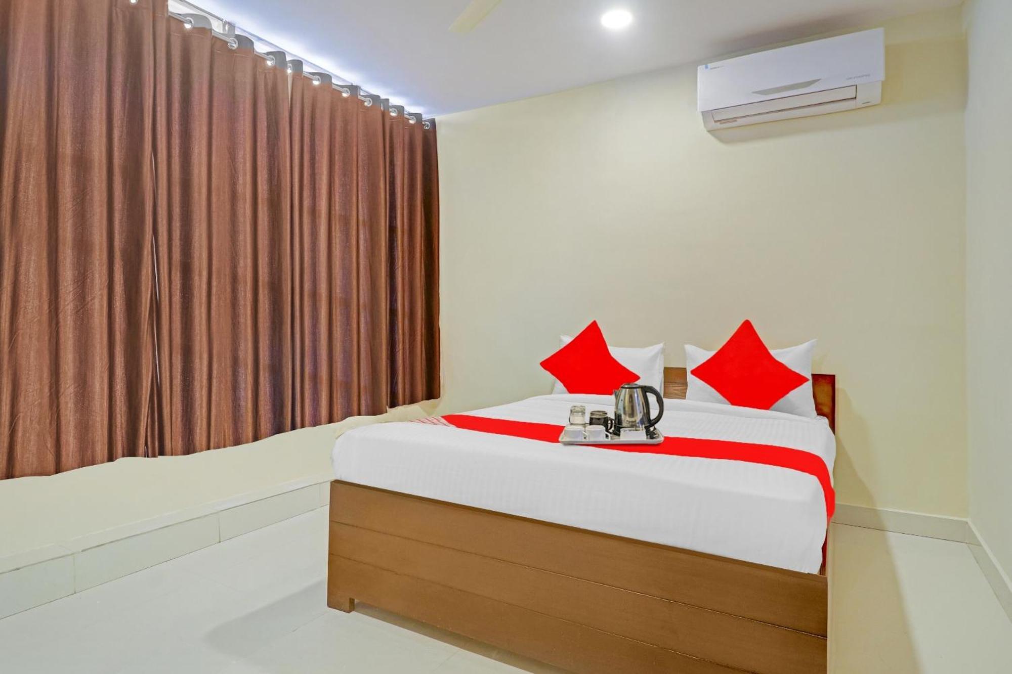 Hotel O Aayush Stay Inn Hyderabad Exteriör bild