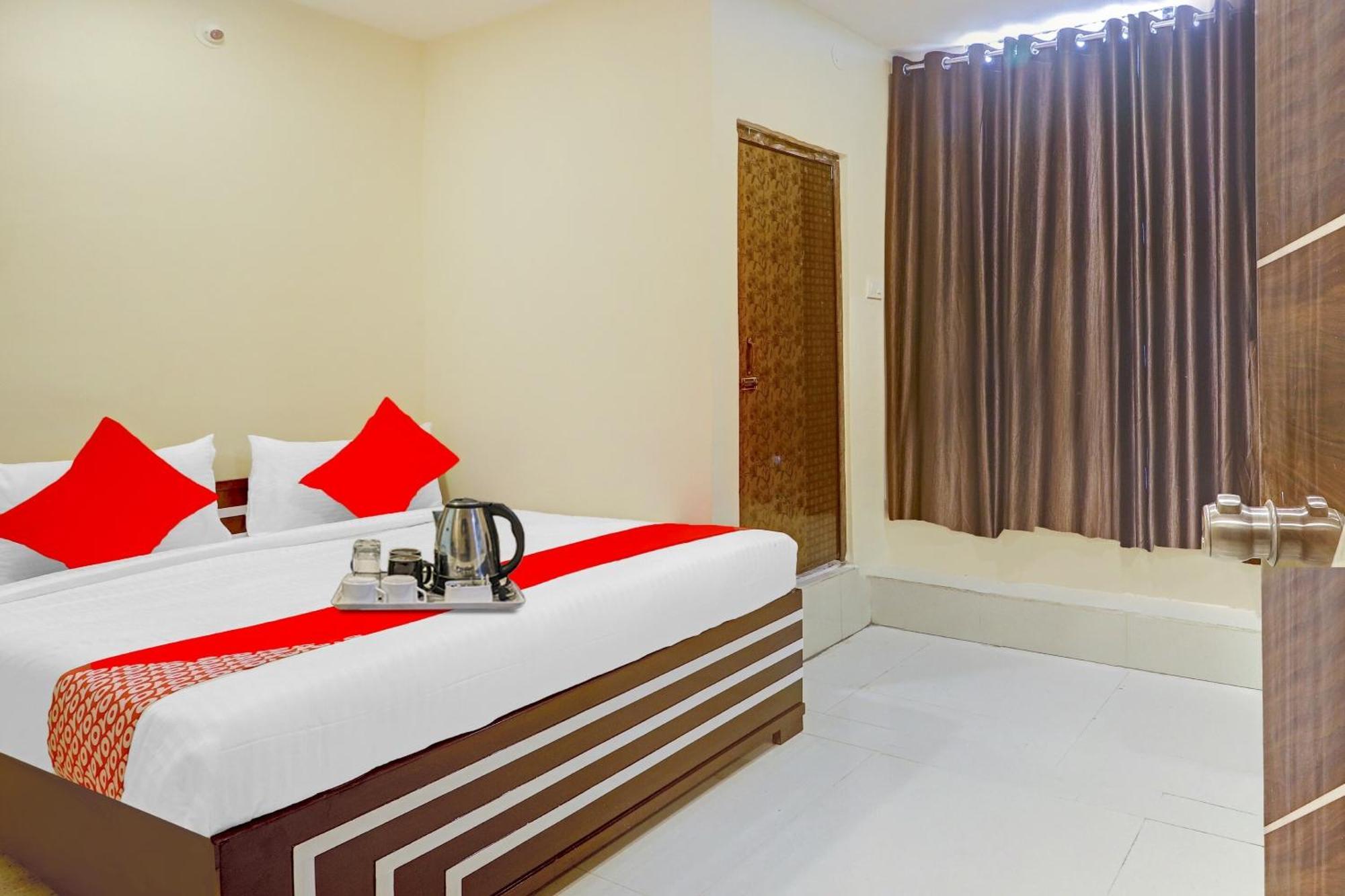Hotel O Aayush Stay Inn Hyderabad Exteriör bild