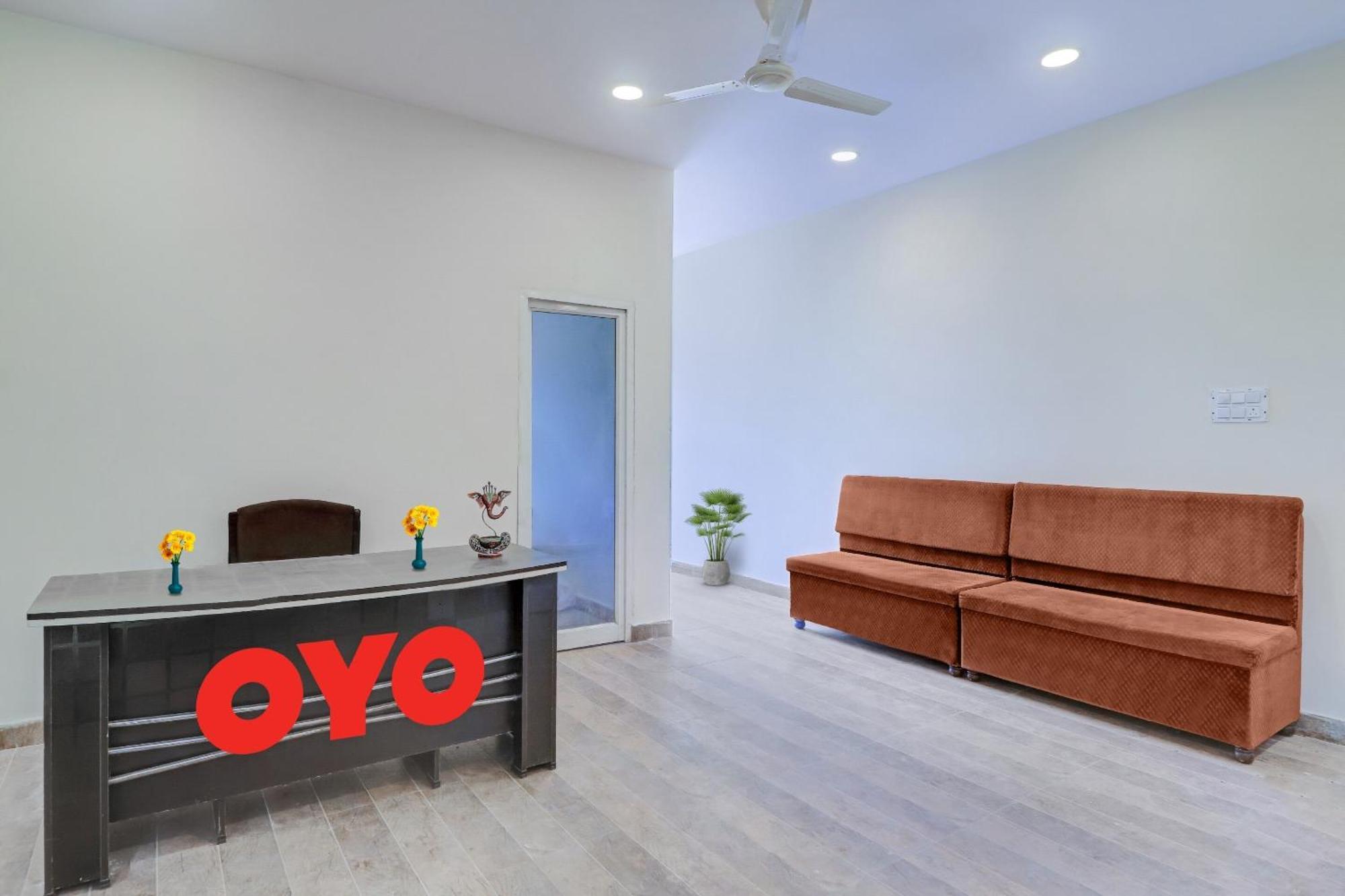 Hotel O Aayush Stay Inn Hyderabad Exteriör bild