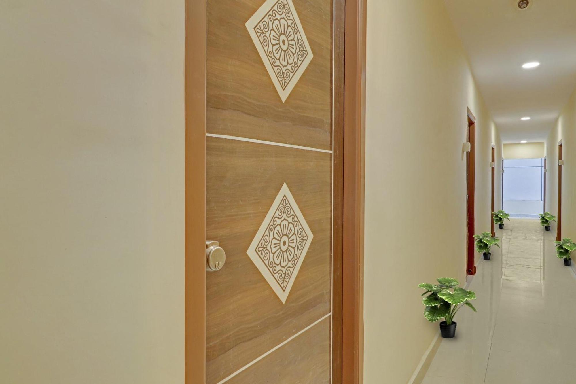 Hotel O Aayush Stay Inn Hyderabad Exteriör bild