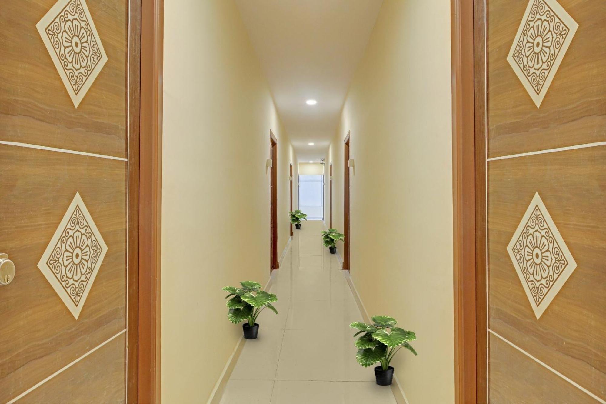 Hotel O Aayush Stay Inn Hyderabad Exteriör bild